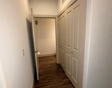 260 Davis Street - Photo Thumbnail 7