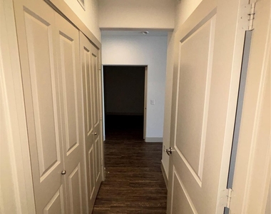 260 Davis Street - Photo Thumbnail 4