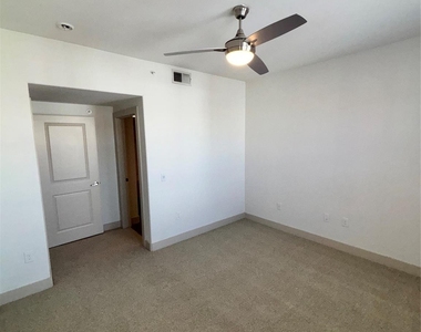 260 Davis Street - Photo Thumbnail 9