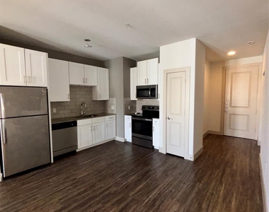 260 Davis Street - Photo Thumbnail 2