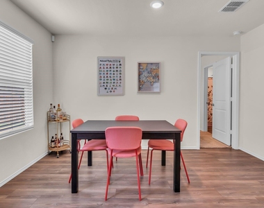 209 Wishbone Lane - Photo Thumbnail 14