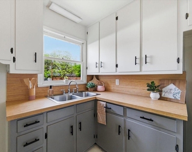 1308 Rose Avenue - Photo Thumbnail 10