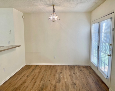 1414 Middleton Drive - Photo Thumbnail 5
