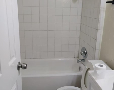 806 Northshore Drive - Photo Thumbnail 7