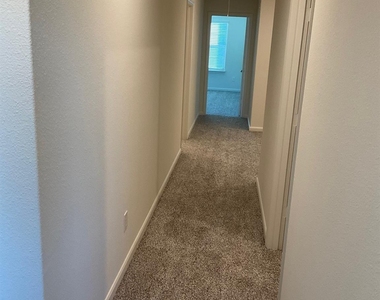 325 Stone Court - Photo Thumbnail 13