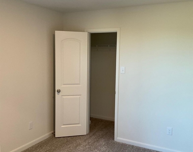 325 Stone Court - Photo Thumbnail 11
