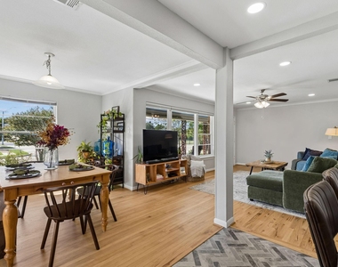 9507 Ash Creek Drive - Photo Thumbnail 3