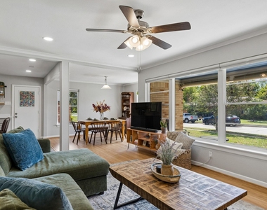 9507 Ash Creek Drive - Photo Thumbnail 11