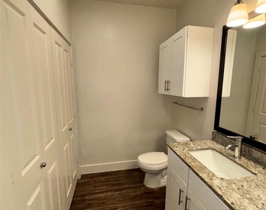 260 Davis Street - Photo Thumbnail 17