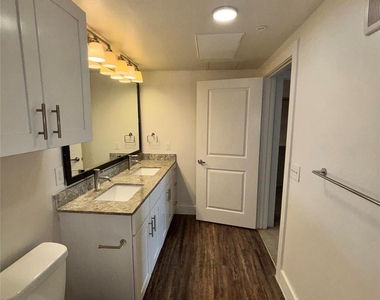 260 Davis Street - Photo Thumbnail 11