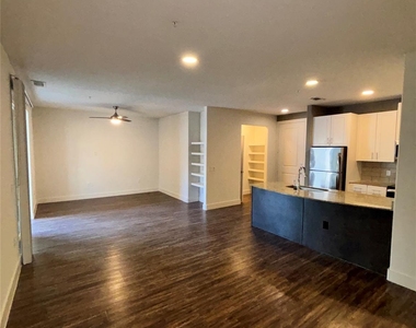 260 Davis Street - Photo Thumbnail 4