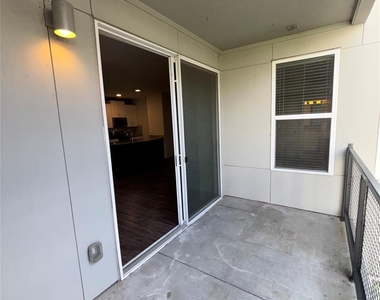 260 Davis Street - Photo Thumbnail 7