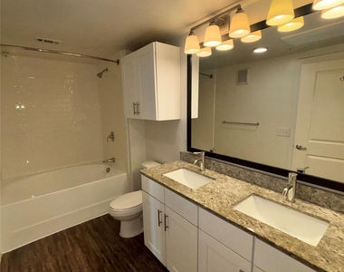 260 Davis Street - Photo Thumbnail 12
