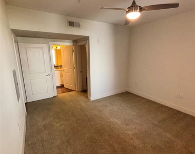 260 Davis Street - Photo Thumbnail 10