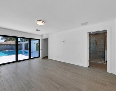 2863 Ne 26th Court - Photo Thumbnail 11