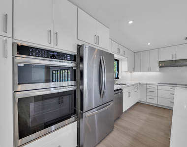 2863 Ne 26th Court - Photo Thumbnail 7