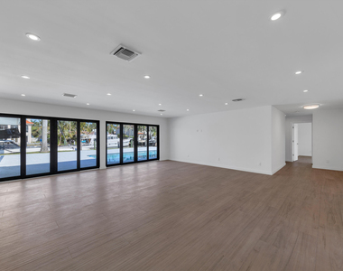 2863 Ne 26th Court - Photo Thumbnail 18