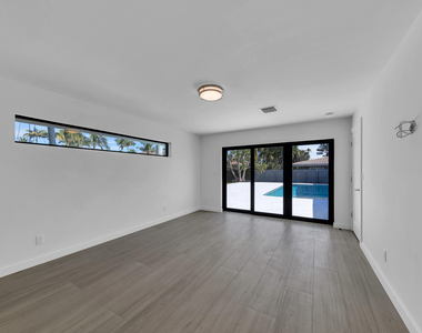 2863 Ne 26th Court - Photo Thumbnail 10