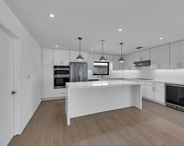 2863 Ne 26th Court - Photo Thumbnail 8