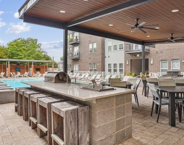 260 Davis Street - Photo Thumbnail 21