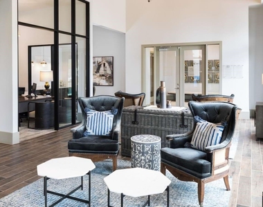 260 Davis Street - Photo Thumbnail 10