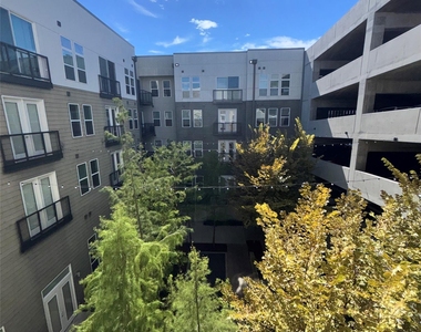 260 Davis Street - Photo Thumbnail 8
