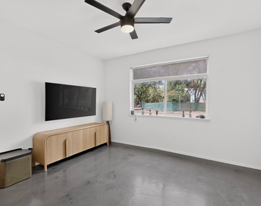2006 Matilda Street - Photo Thumbnail 30