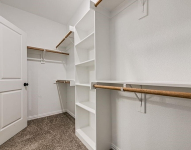 5612 Black Pine Circle - Photo Thumbnail 7