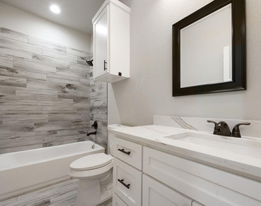 5612 Black Pine Circle - Photo Thumbnail 11
