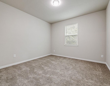 5612 Black Pine Circle - Photo Thumbnail 10