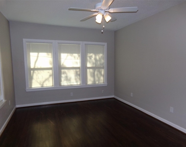 902 Centre Street - Photo Thumbnail 9