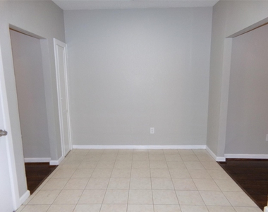 902 Centre Street - Photo Thumbnail 7