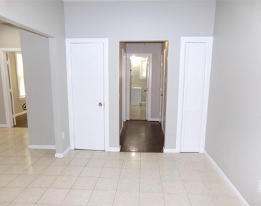 902 Centre Street - Photo Thumbnail 5