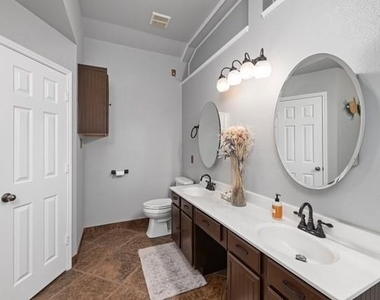 2740 Briscoe Drive - Photo Thumbnail 14