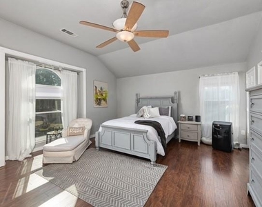 2740 Briscoe Drive - Photo Thumbnail 11