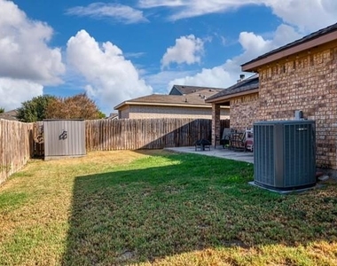 2740 Briscoe Drive - Photo Thumbnail 24
