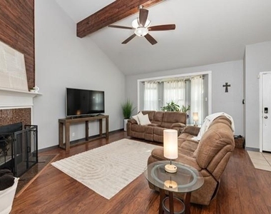 2740 Briscoe Drive - Photo Thumbnail 2