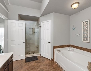 2740 Briscoe Drive - Photo Thumbnail 13