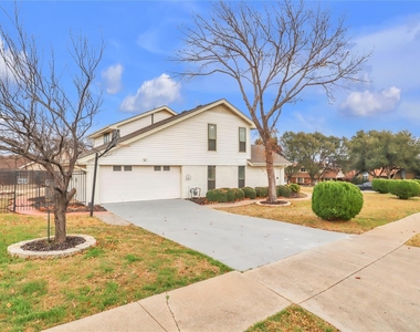 600 Flintridge Court - Photo Thumbnail 12