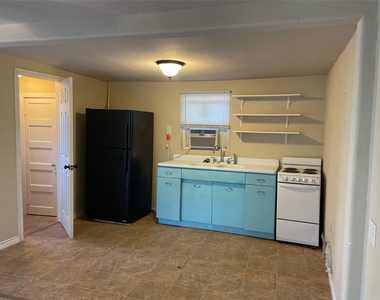 857 Vine Street - Photo Thumbnail 4