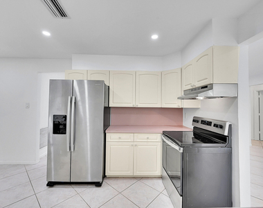 7240 Nw 8th Court - Photo Thumbnail 8