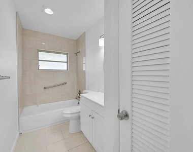 7240 Nw 8th Court - Photo Thumbnail 14