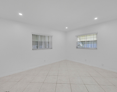 7240 Nw 8th Court - Photo Thumbnail 12