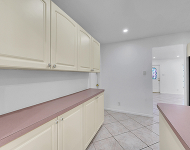 7240 Nw 8th Court - Photo Thumbnail 9