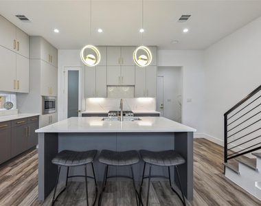 2427 Vagas Street - Photo Thumbnail 10