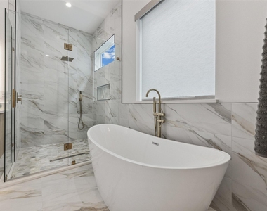 2427 Vagas Street - Photo Thumbnail 27