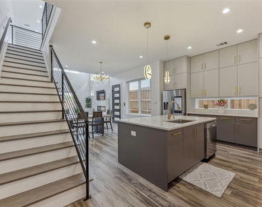 2427 Vagas Street - Photo Thumbnail 6