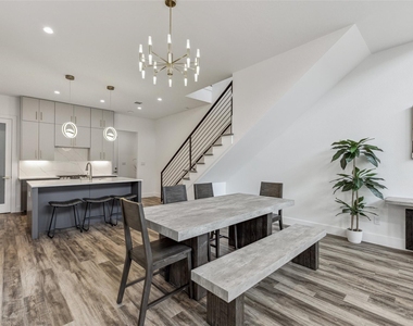 2427 Vagas Street - Photo Thumbnail 3