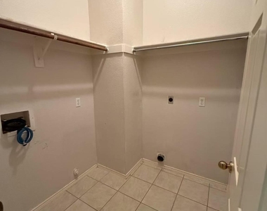 1307 Capstan Drive - Photo Thumbnail 28