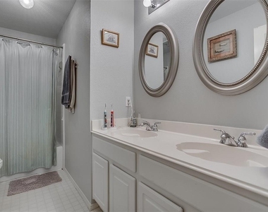 1307 Capstan Drive - Photo Thumbnail 3